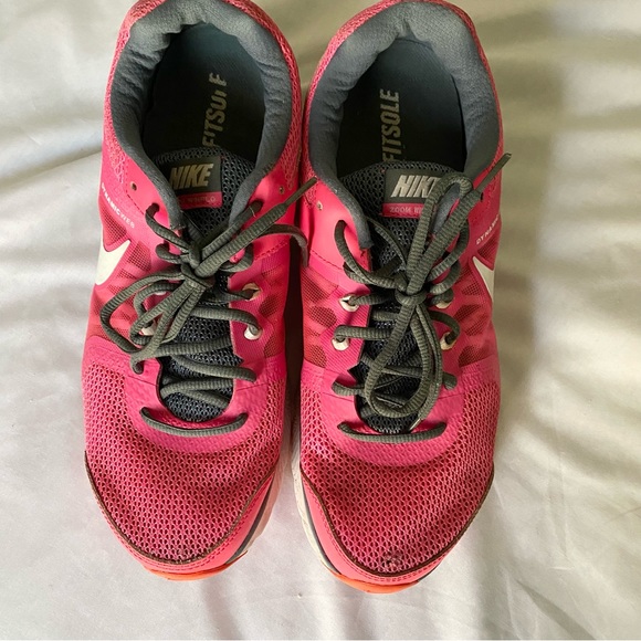 Nike Zoom Winflo Dynamic Web Running Shoes Pink/Gray
Size 11.5 - Picture 10 of 12